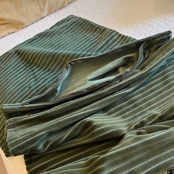 Pottery Barn Pillow Covers #2 Green Zip 22"X22" Velvety Corduroy Cottage - Picture 5 of 10